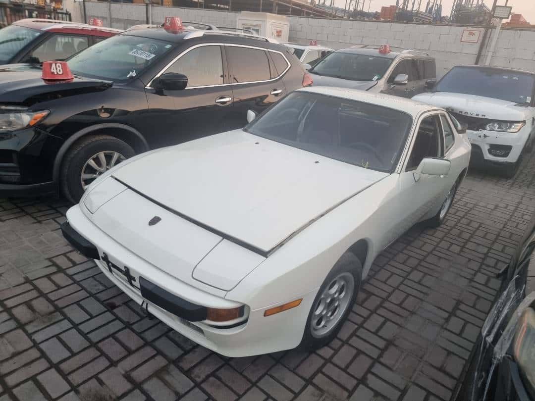 Porsche 944 1985 thumbnail 2