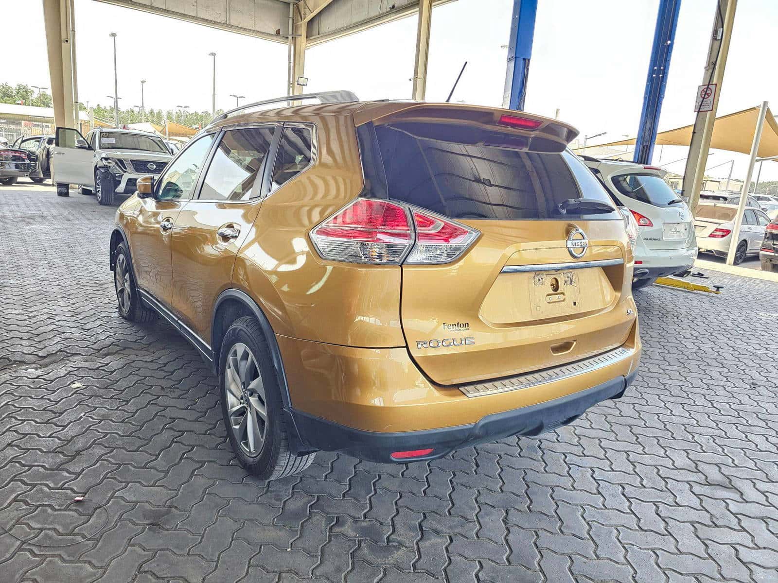 NISSAN ROGUE - Exterior