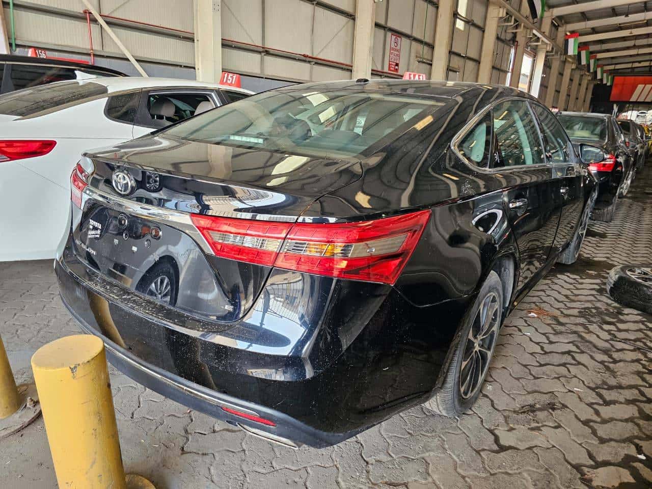 Toyota Avalon 2018 thumbnail 3