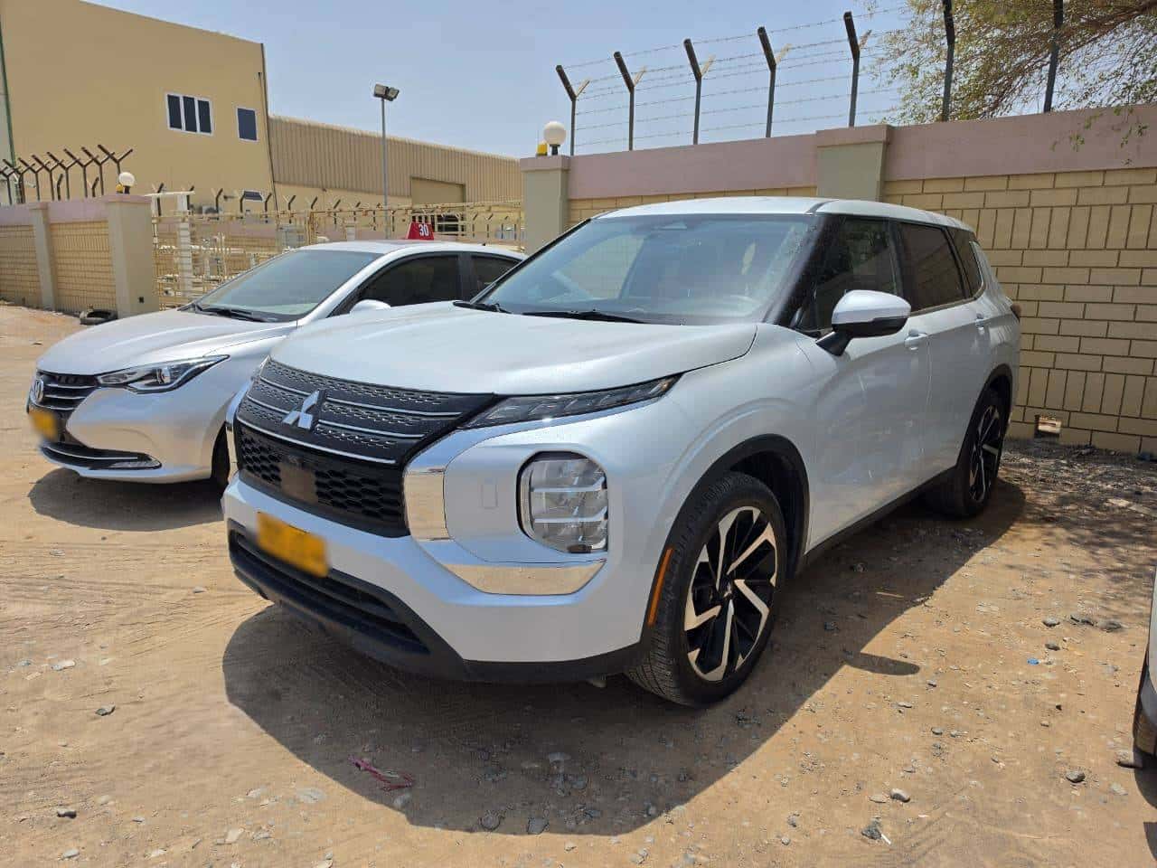 MITSUBISHI Outlander 2022 thumbnail 3