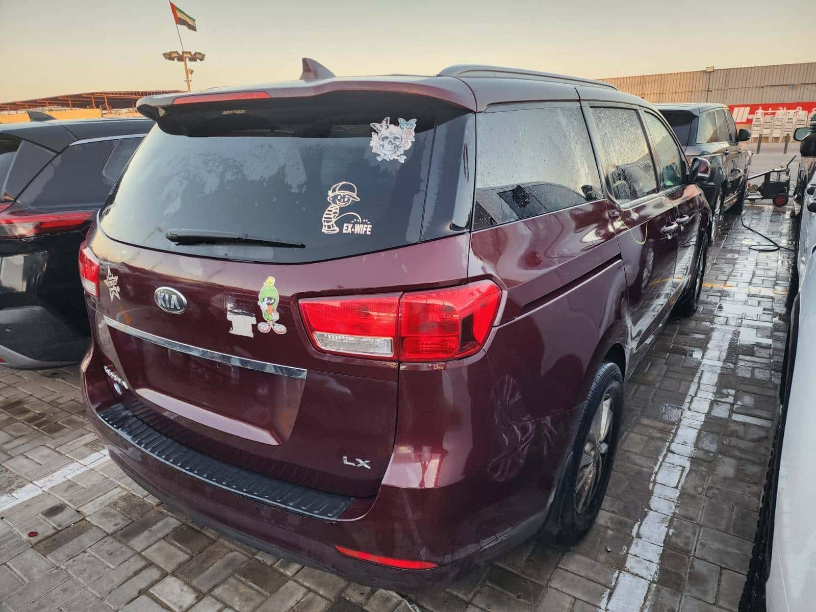 KIA SEDONA 2017 thumbnail 4