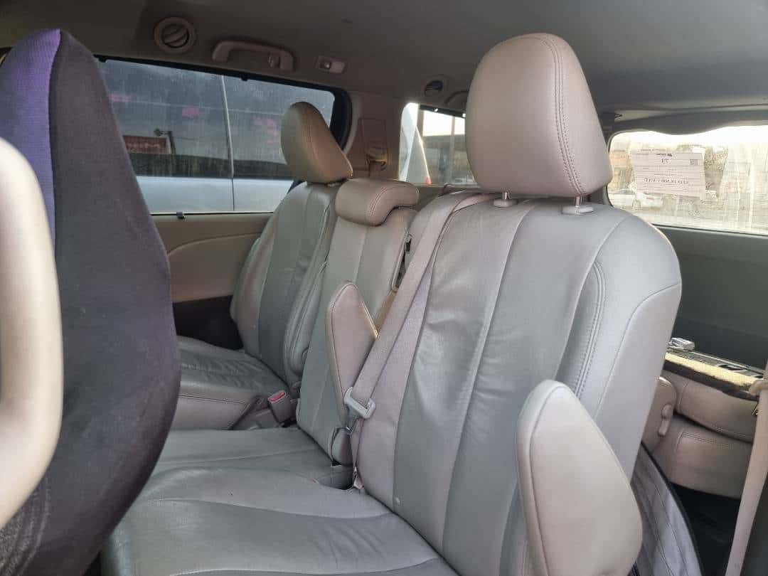 TOYOTA SIENNA - Exterior