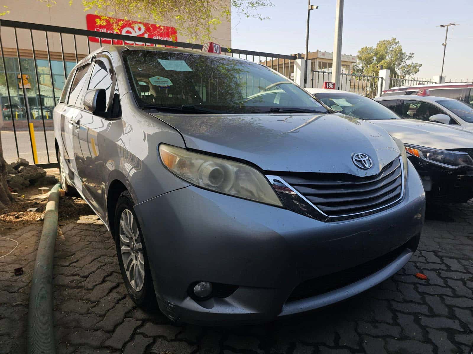 TOYOTA SIENNA 2012 thumbnail 3