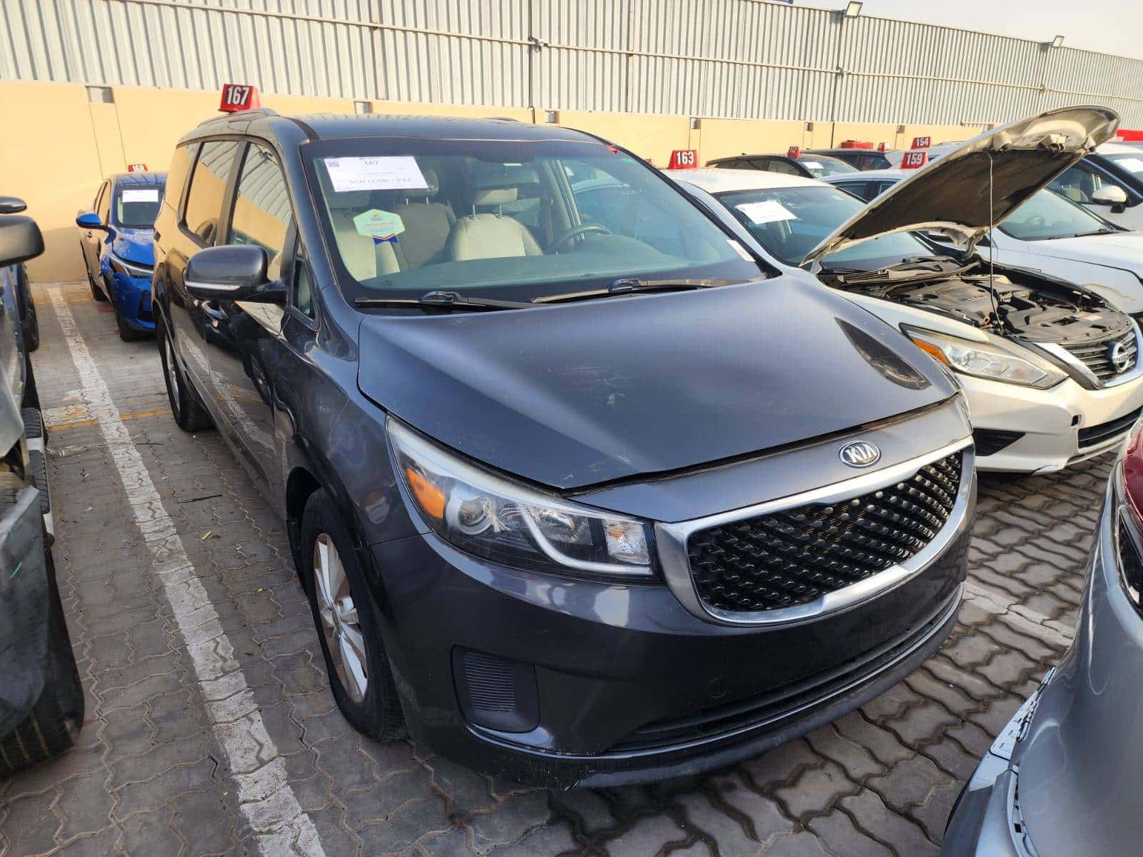 Kia Sedona 2016 thumbnail 3