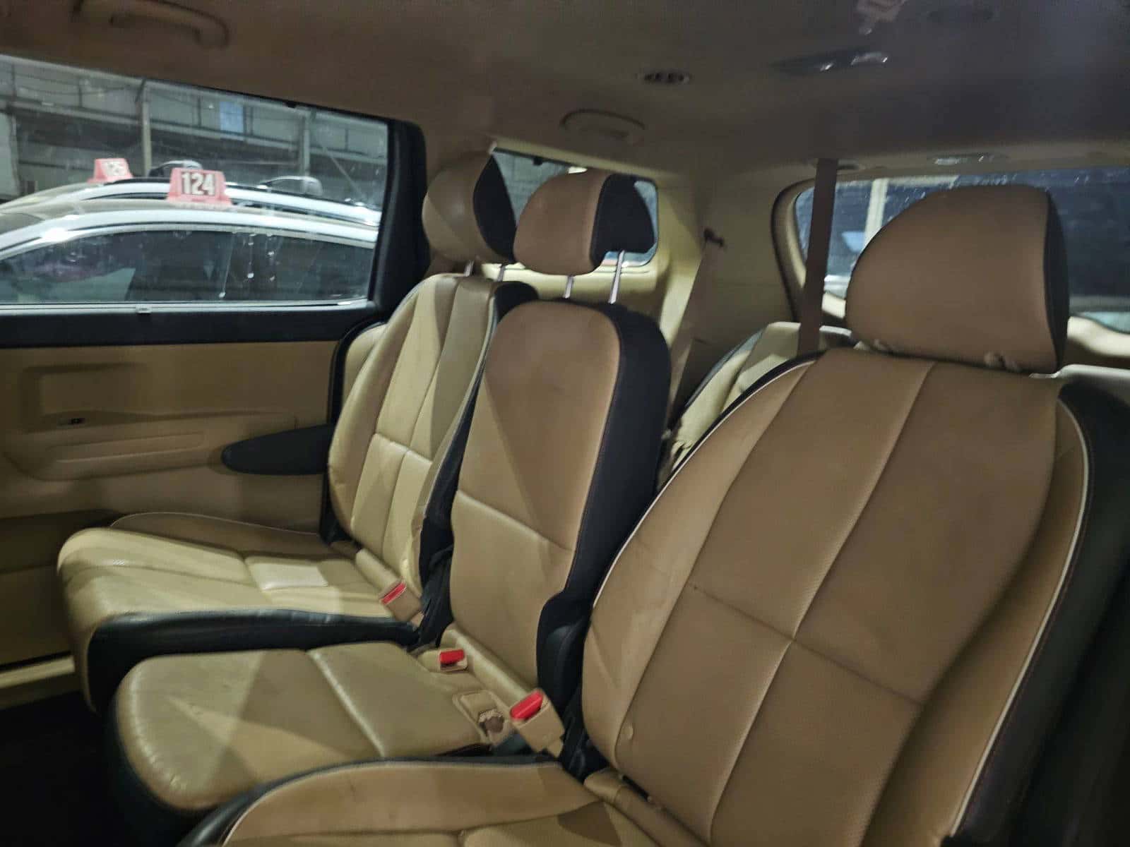 KIA SEDONA 2017 thumbnail 6