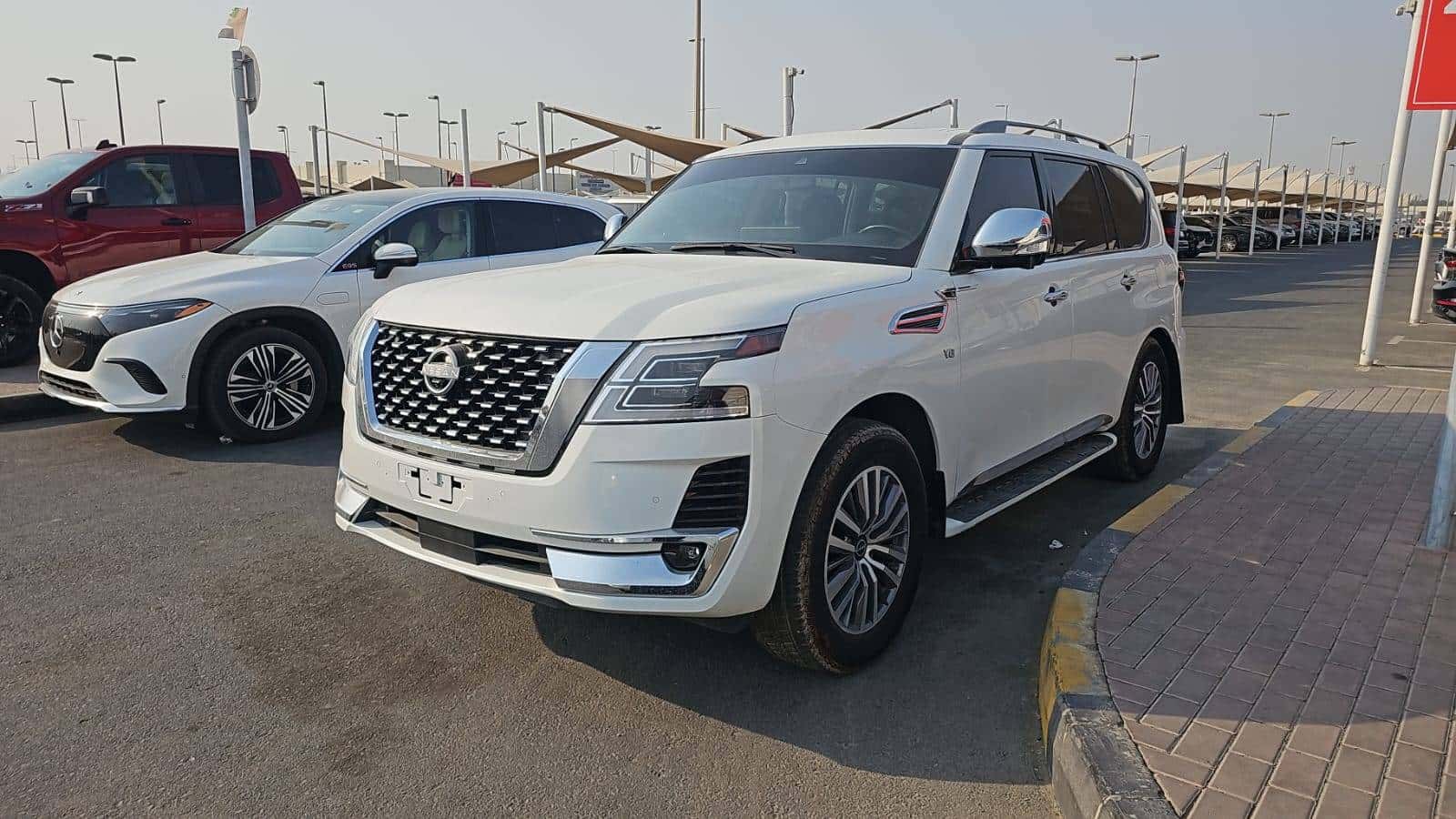 Nissan Armada 2023 thumbnail 4