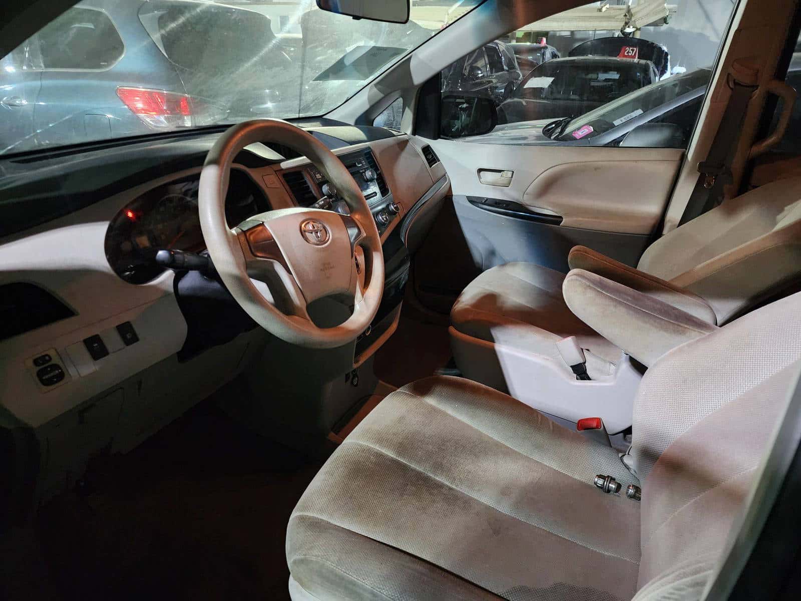 TOYOTA SIENNA - Exterior