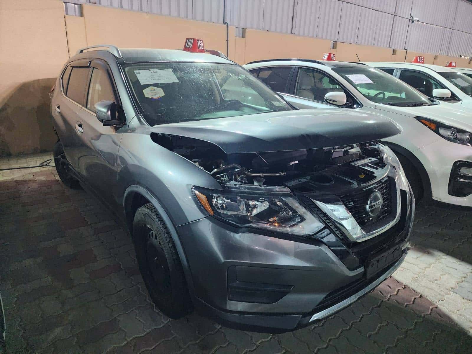 Nissan Rogue 2018 thumbnail 2