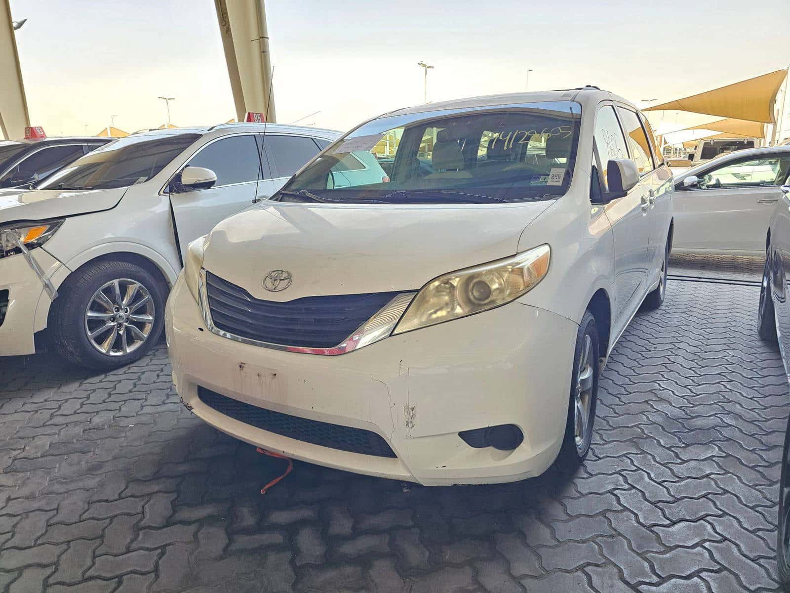 Toyota Sienna 2011 thumbnail 4