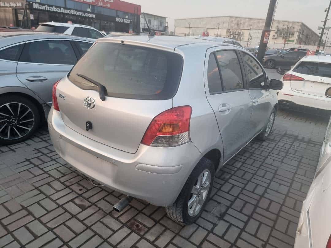 Toyota Yaris 2013 thumbnail 3