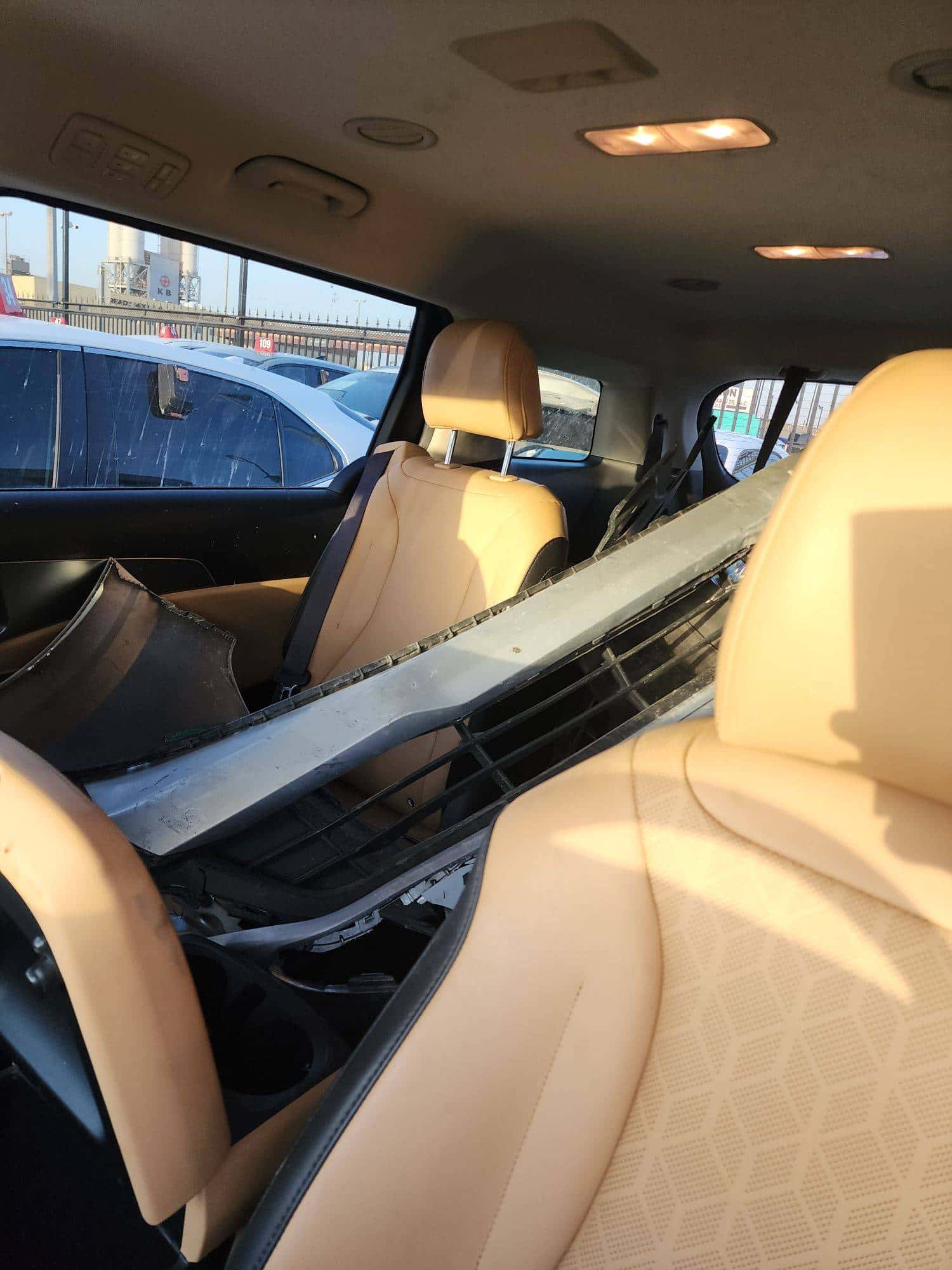 KIA CARNIVAL LX 2022 thumbnail 7