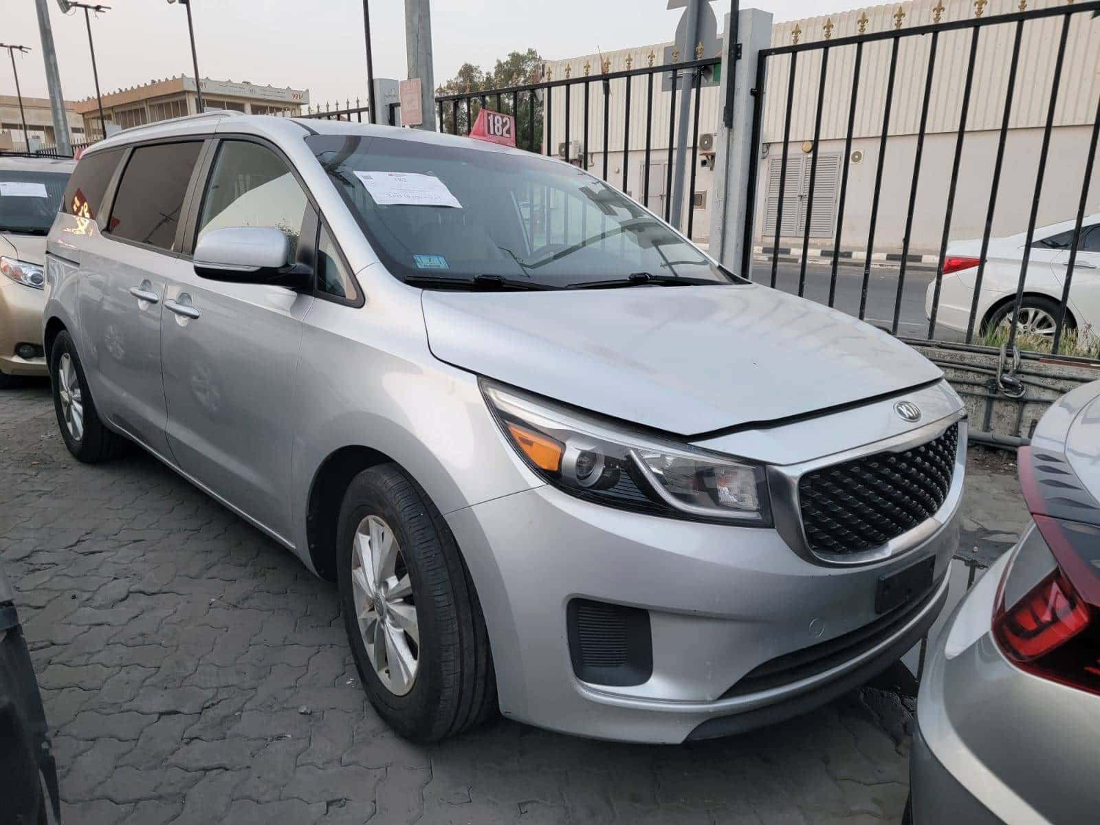 KIA SEDONA 2016 thumbnail 1