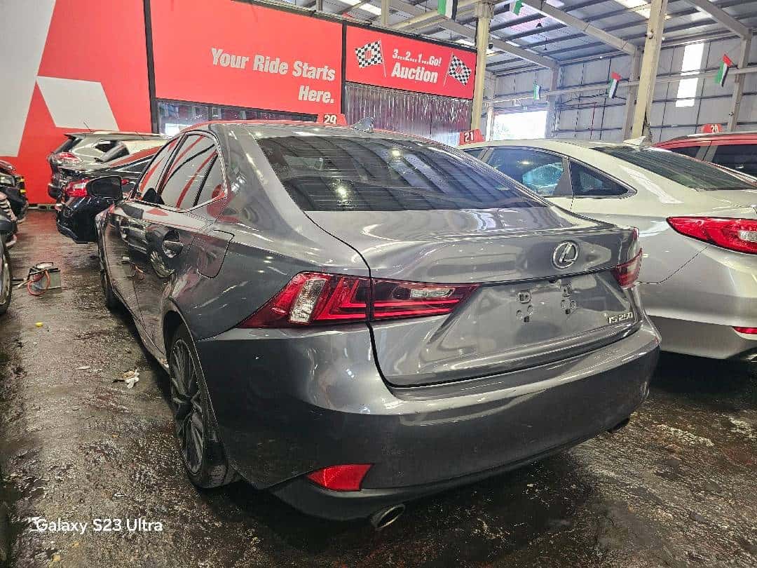 LEXUS IS 250 - Exterior