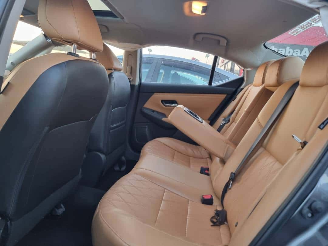 NISSAN SENTRA - Exterior