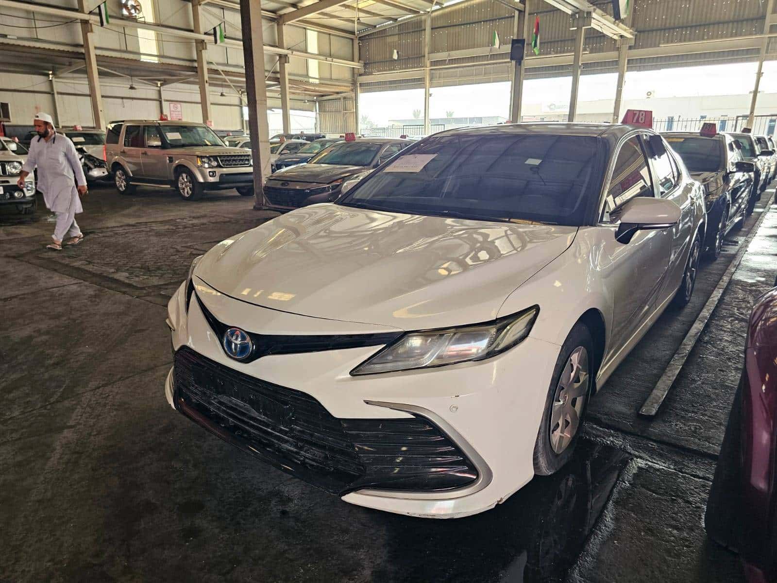 Toyota Camry 2021 thumbnail 2