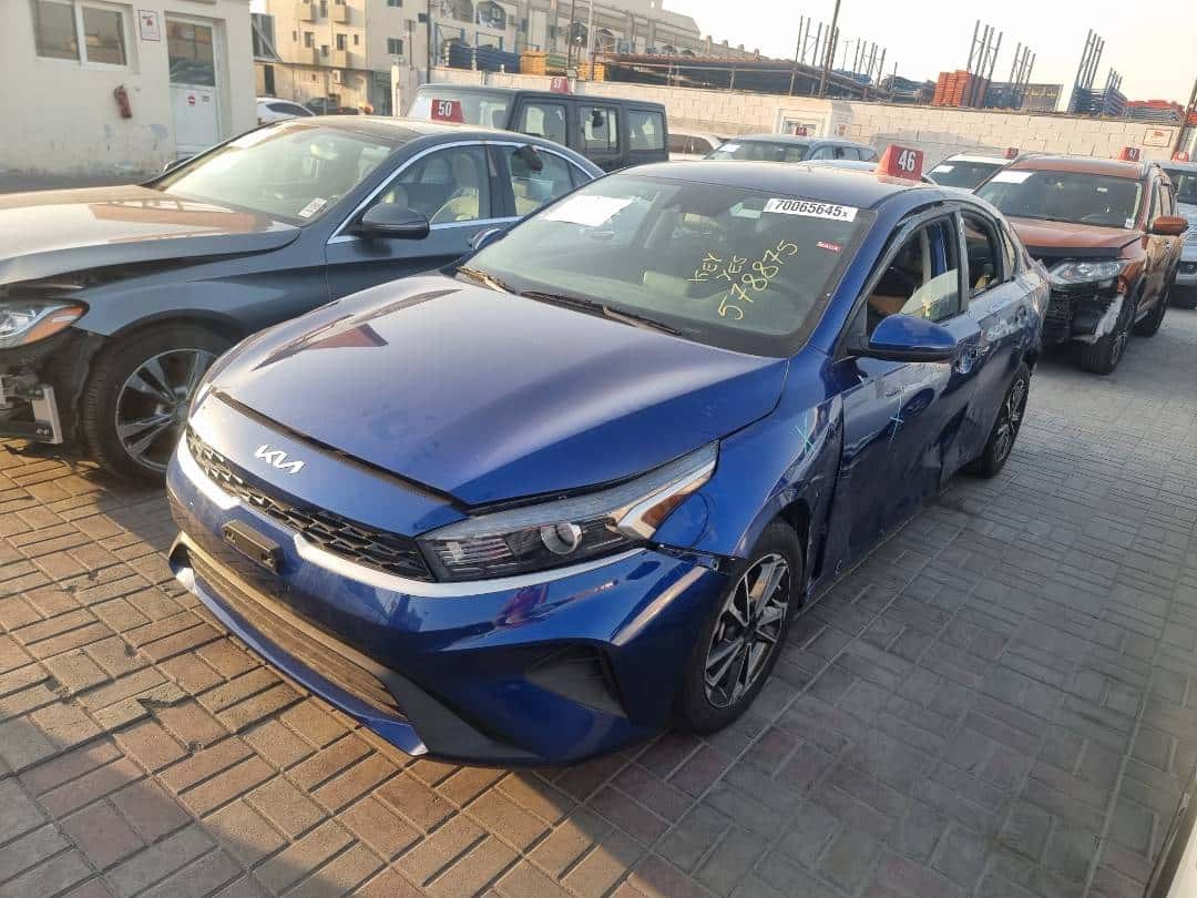 KIA FORTE 2023 thumbnail 2