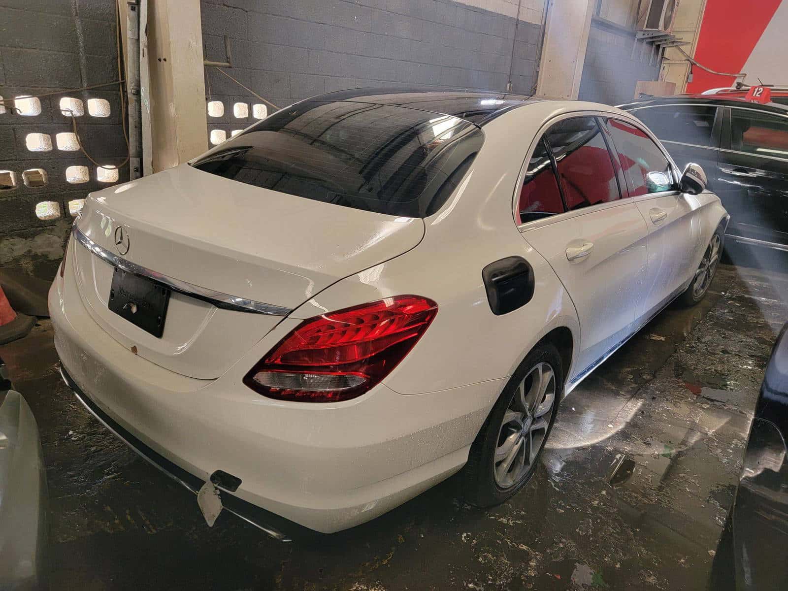 MERCEDES BENZ C300 - Exterior