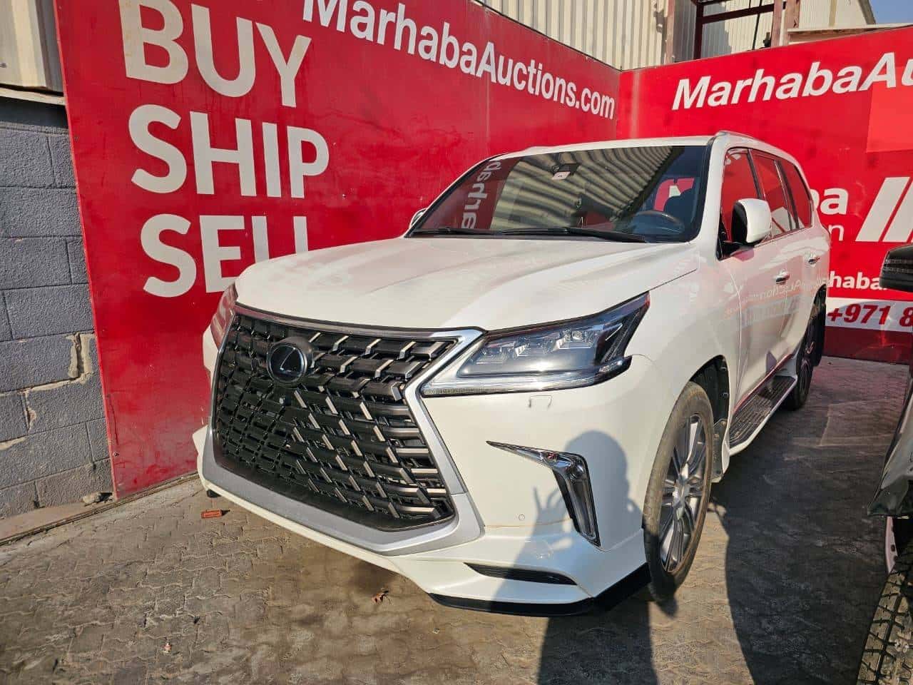 Lexus LX 570 2016 thumbnail 1