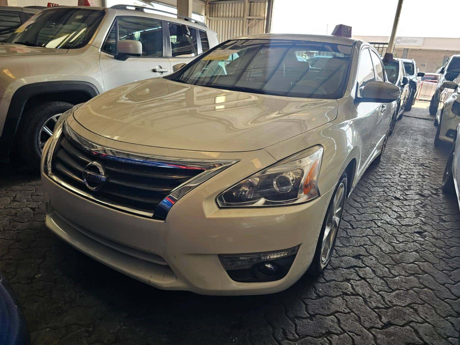 Nissan Altima 2015 thumbnail 2