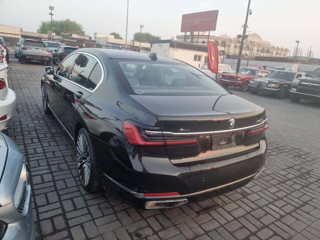 BMW 740 I 2020 thumbnail 4