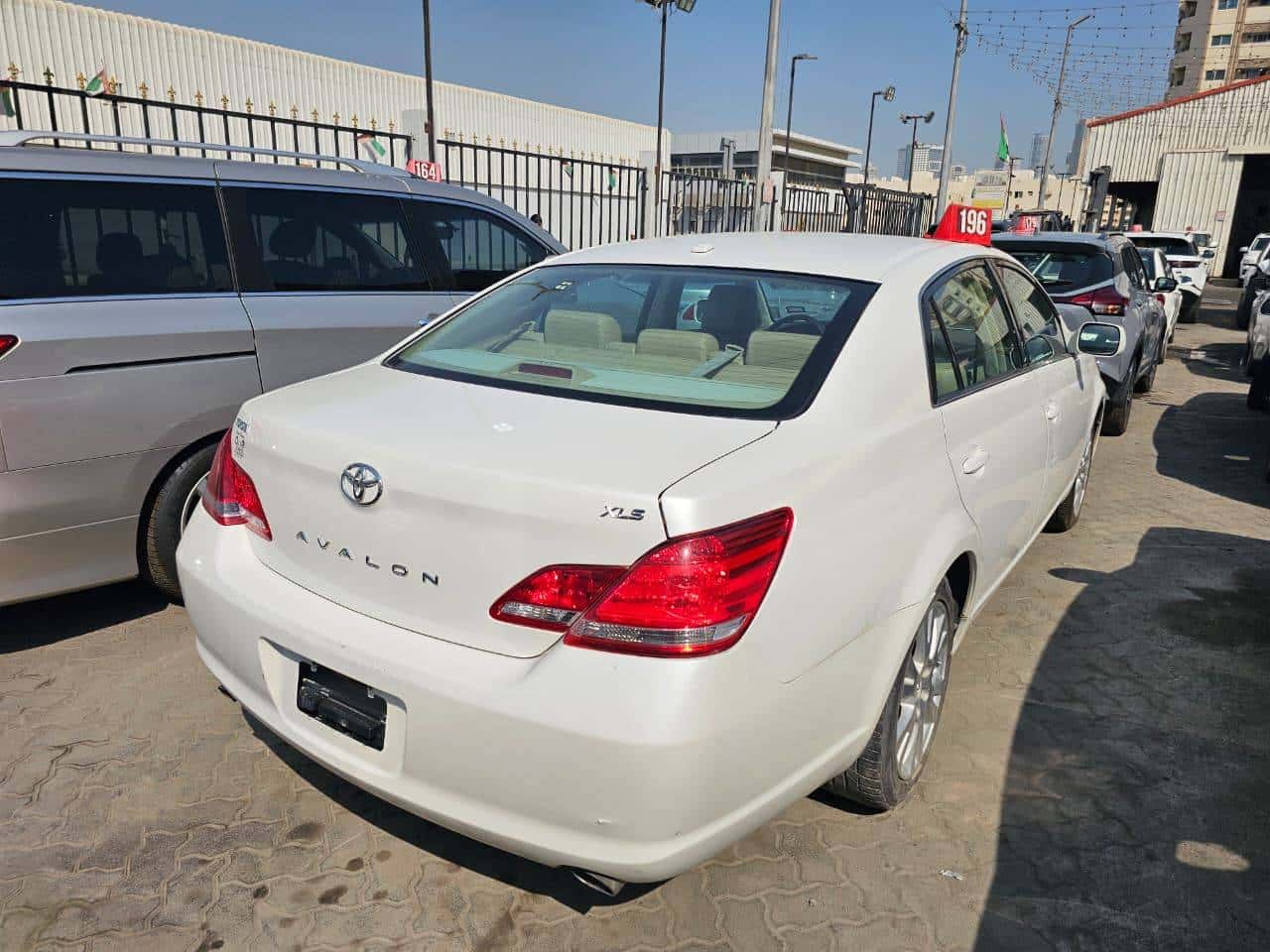 TOYOTA AVALON 2010 thumbnail 5