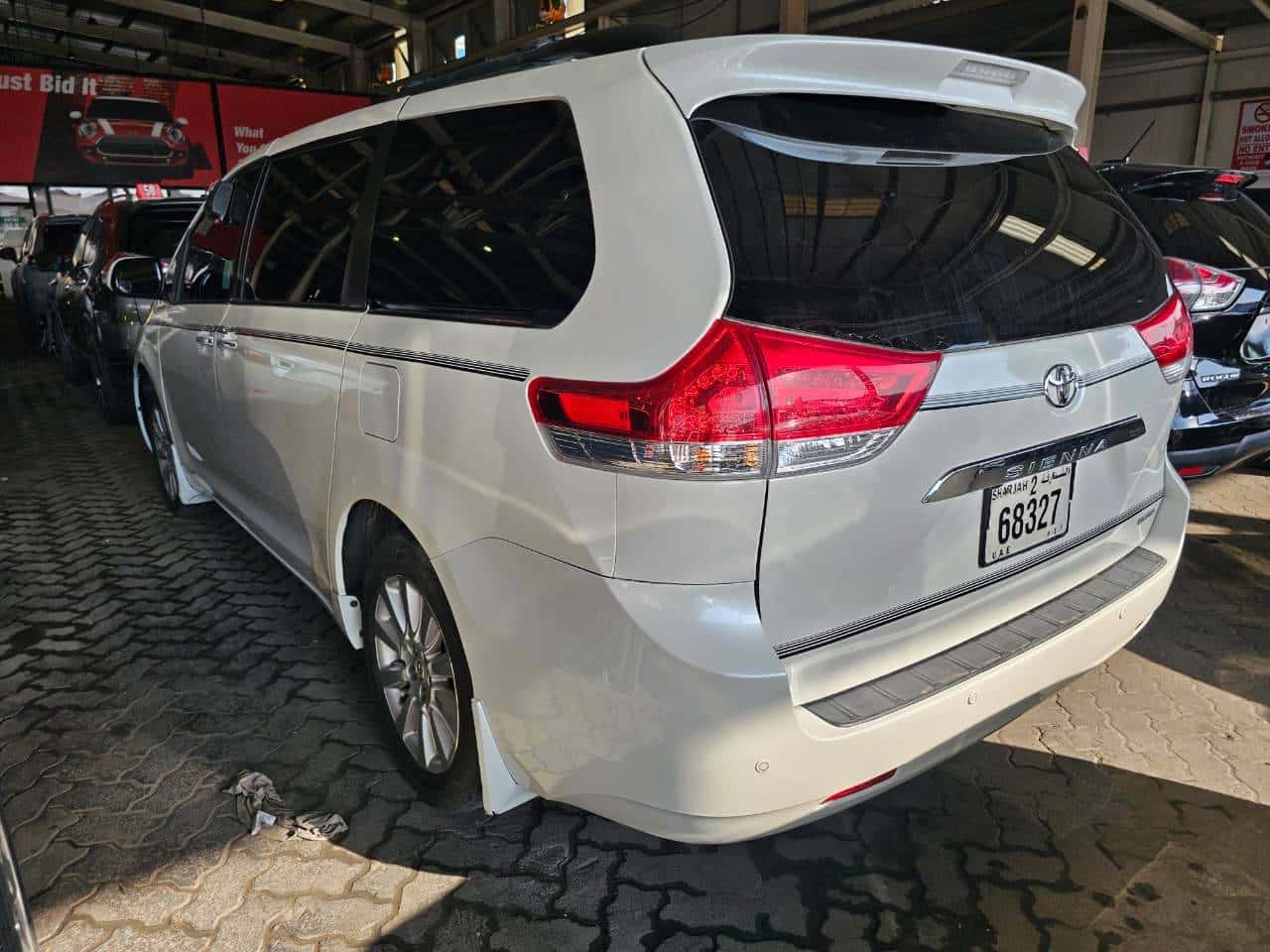 Toyota Sienna 2011 thumbnail 4
