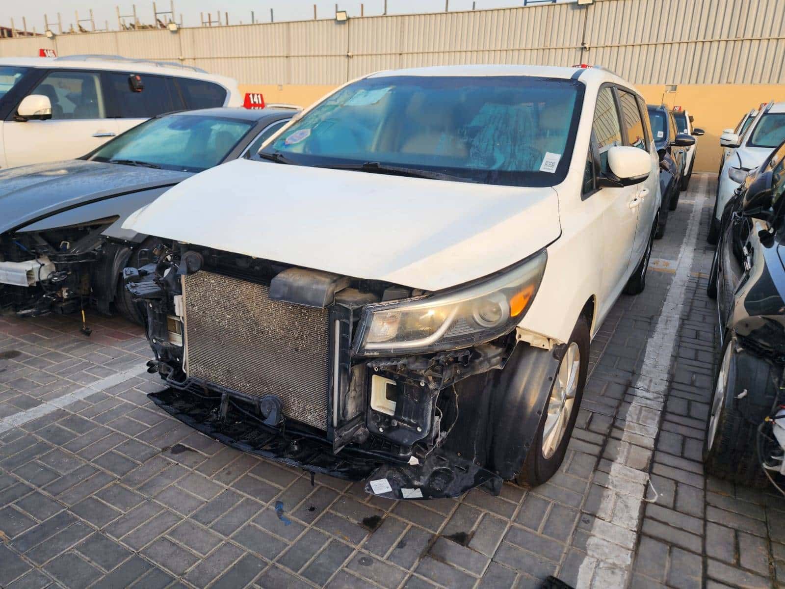 KIA SEDONA 2016 thumbnail 5