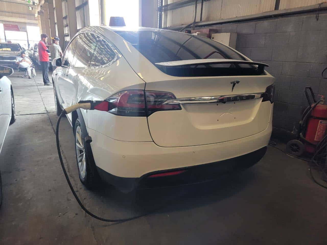 Tesla Model X 2020 thumbnail 4