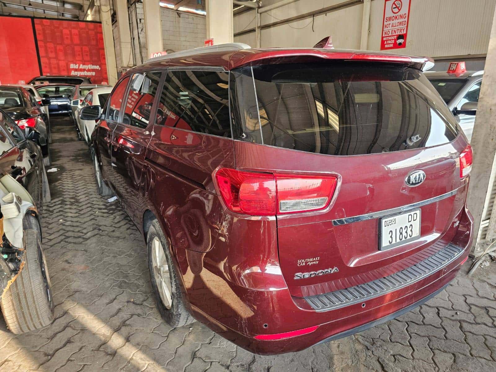 Kia Sedona 2017 thumbnail 5