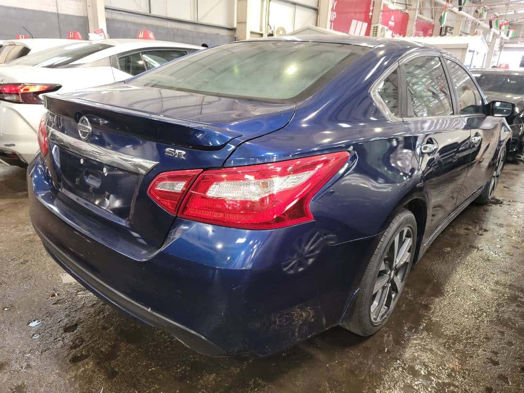 NISSAN ALTIMA - Exterior