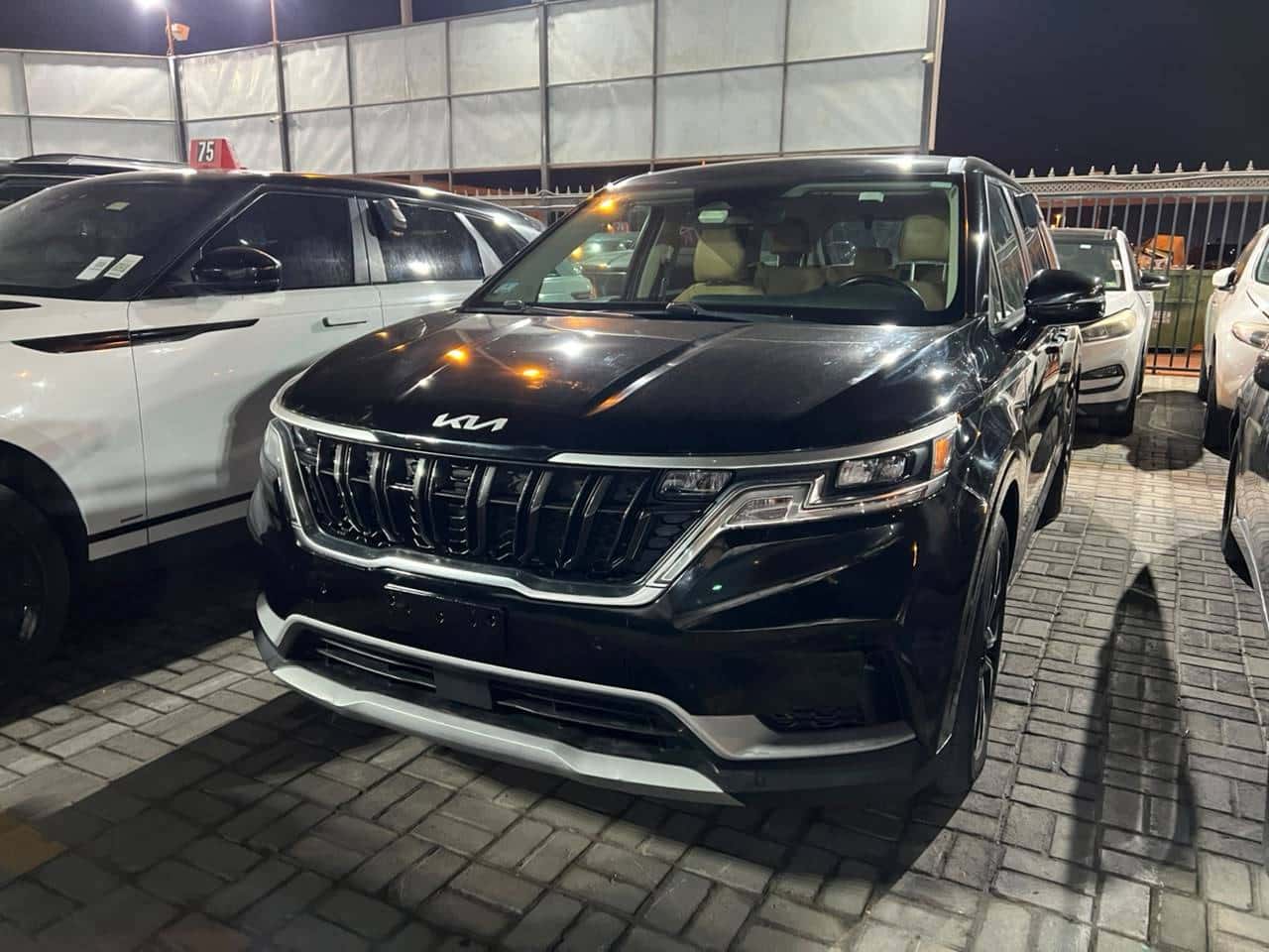 Kia CARNIVAL EX 2022 thumbnail 3