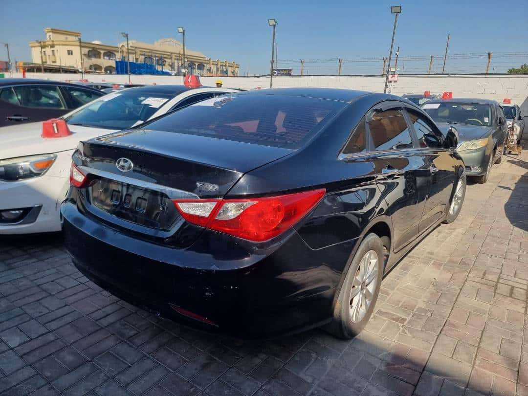Hyundai Sonata 2011 thumbnail 4