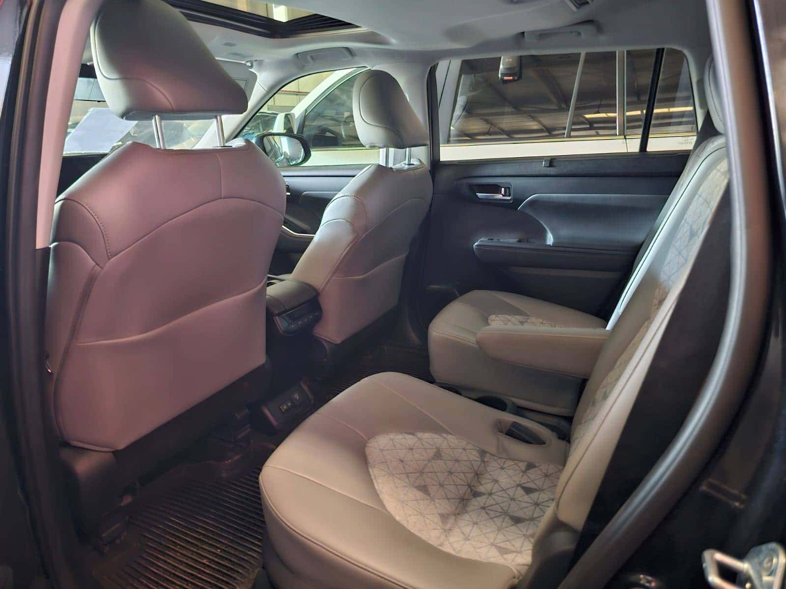 Toyota Grand Highlander 2023 thumbnail 7