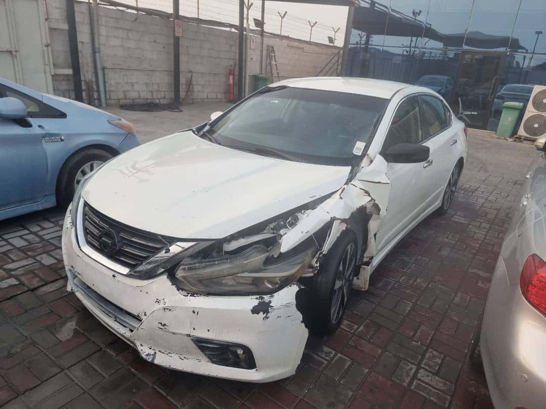 Nissan Altima 2017 thumbnail 2