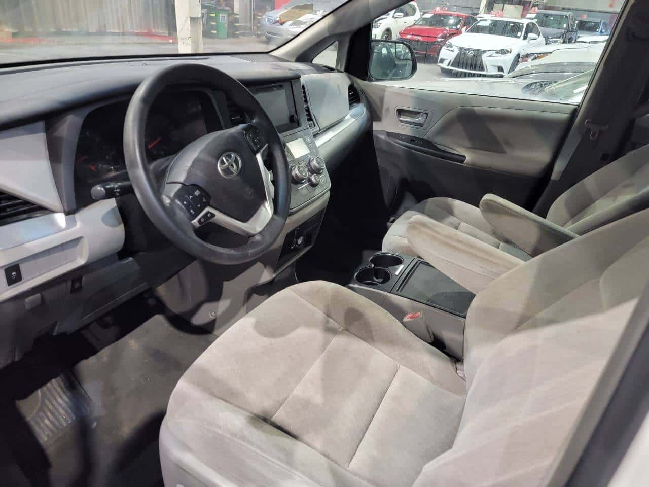 TOYOTA SIENNA - Exterior