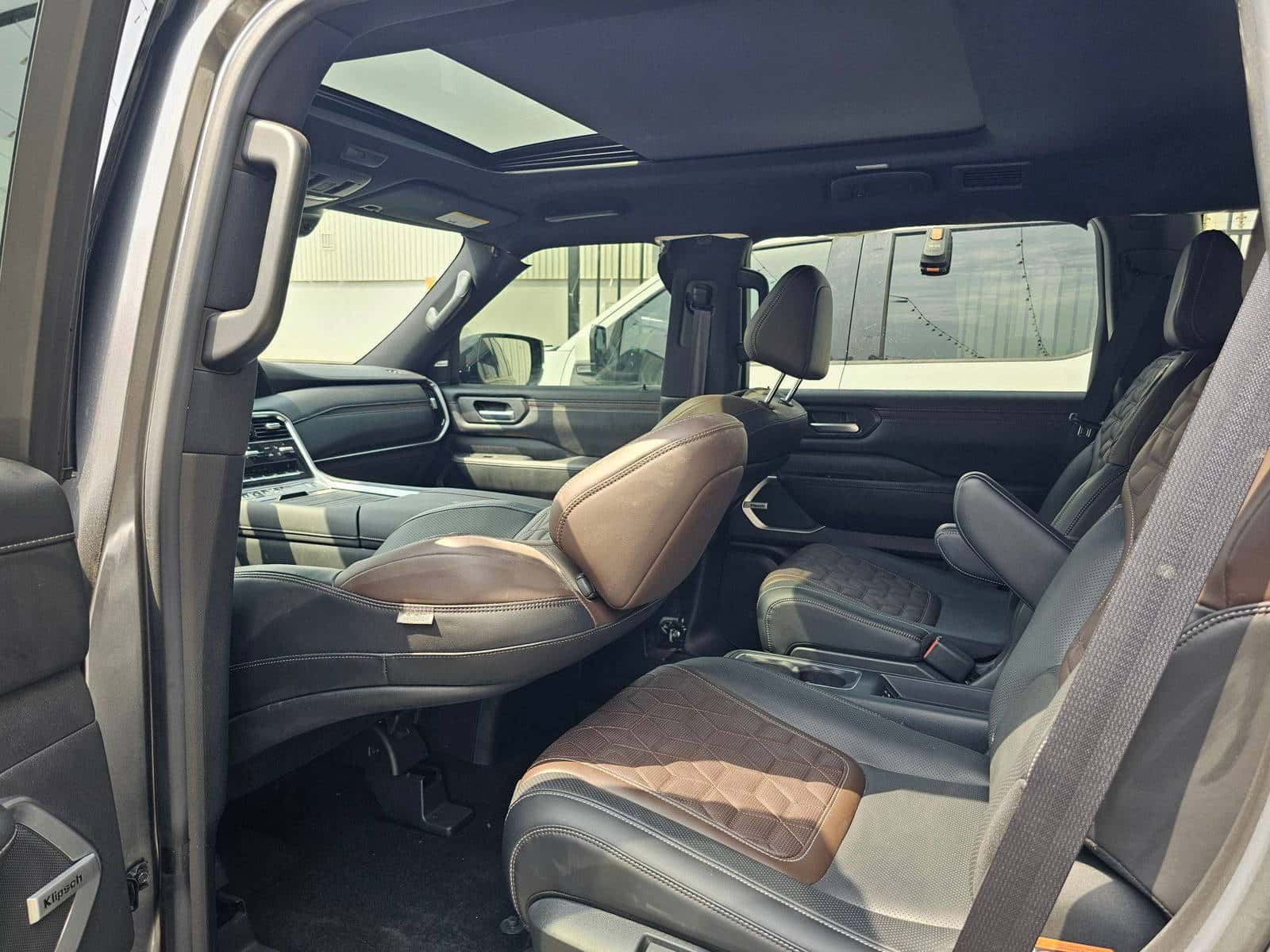 Nissan Armada 2025 thumbnail 6