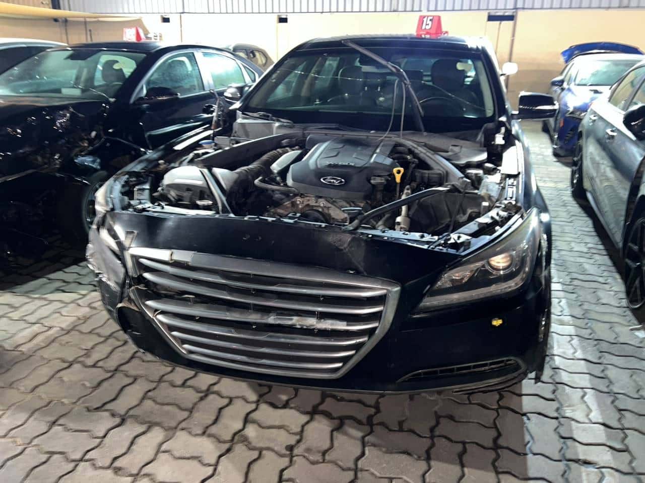 Hyundai Genesis 2015 thumbnail 2