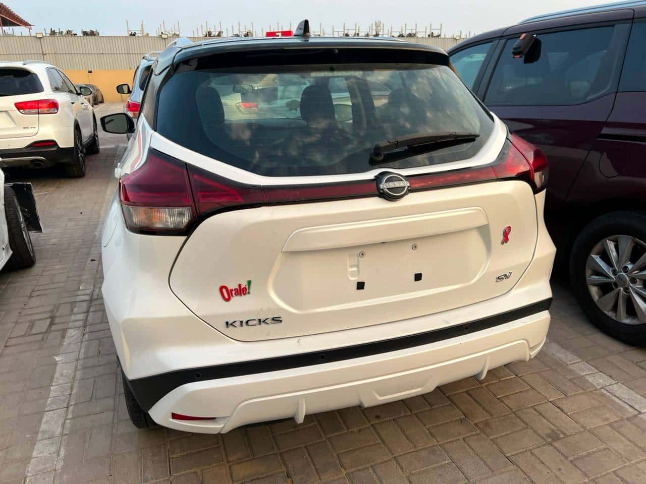 NISSAN KICKS 2023 thumbnail 3