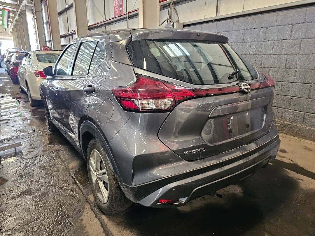 NISSAN KICKS 2023 thumbnail 1