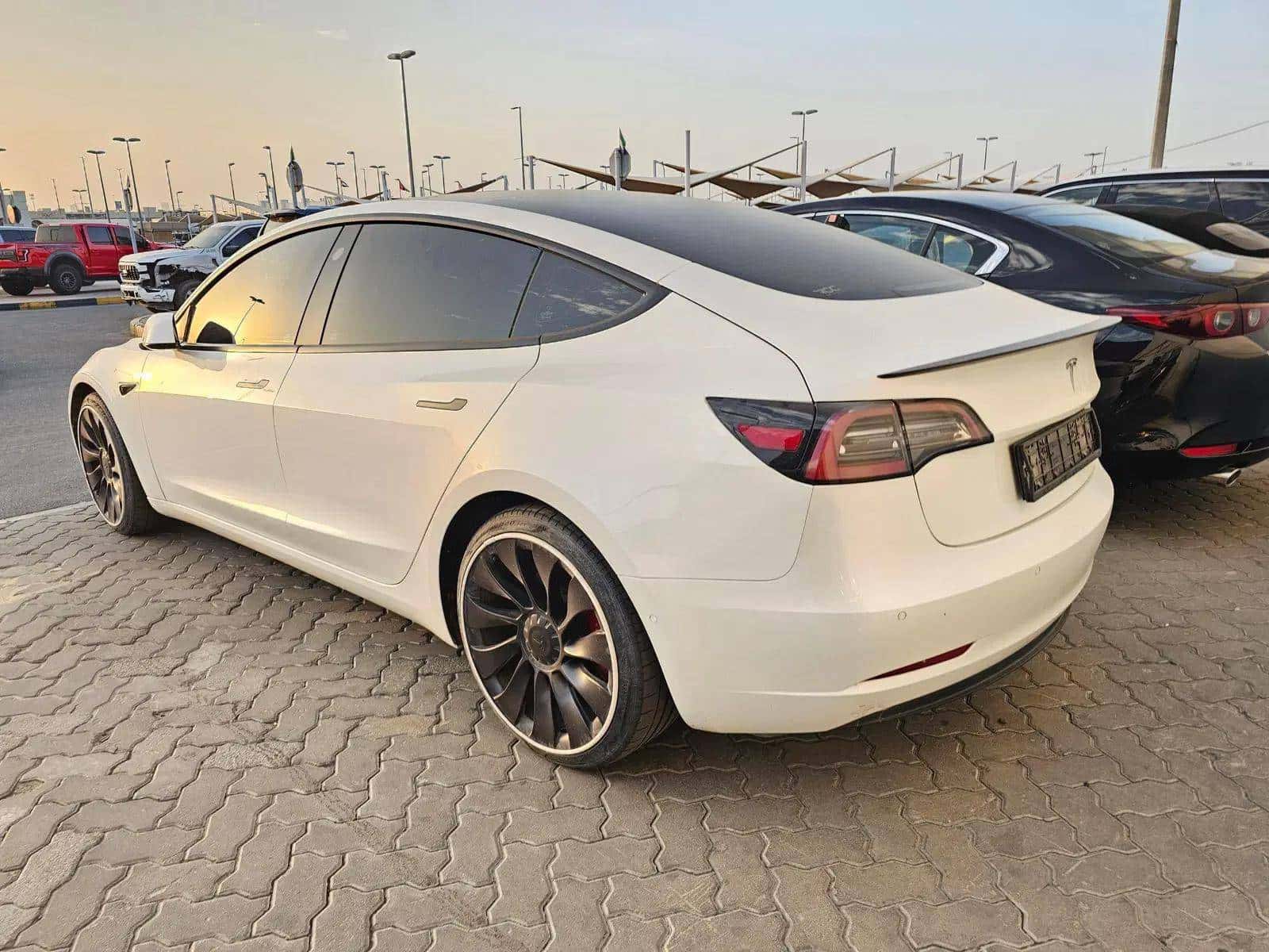 TESLA MODEL 3 2021 thumbnail 1