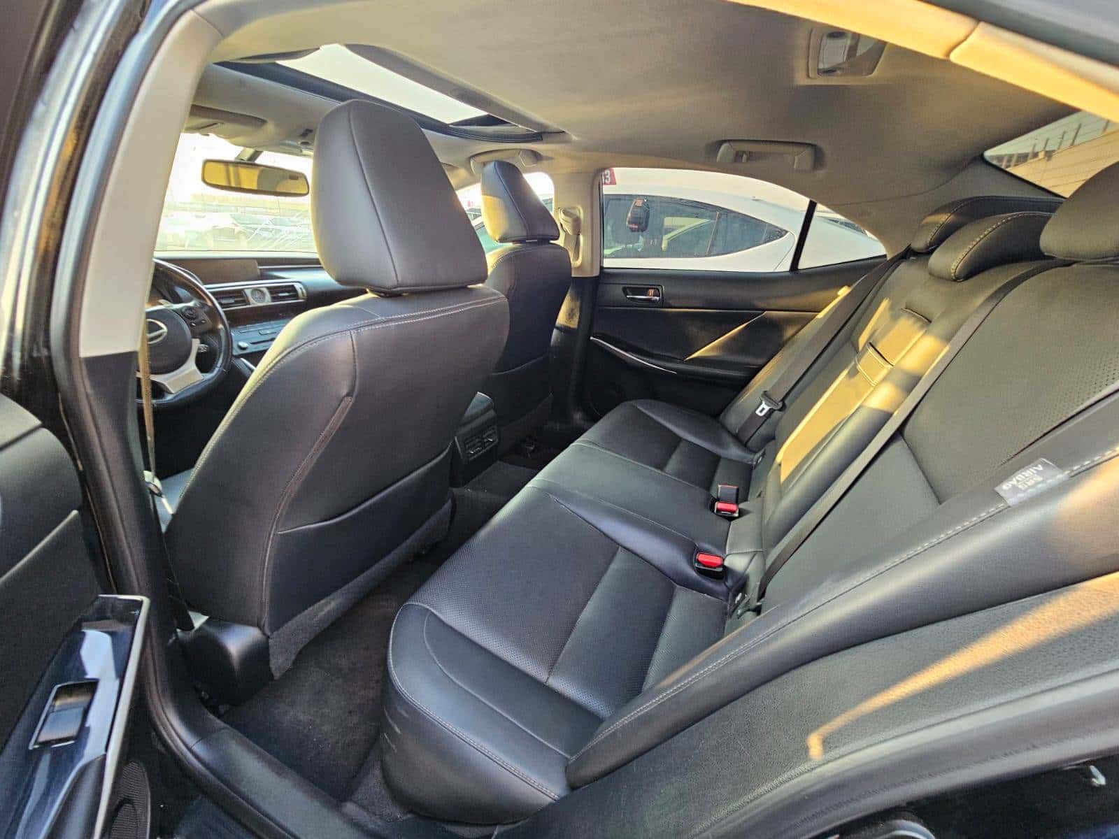 Lexus IS 250 2015 thumbnail 6
