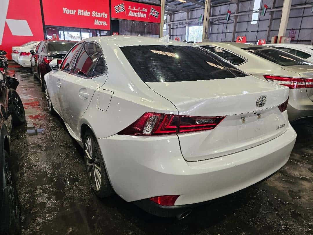 Lexus IS 250 2015 thumbnail 1