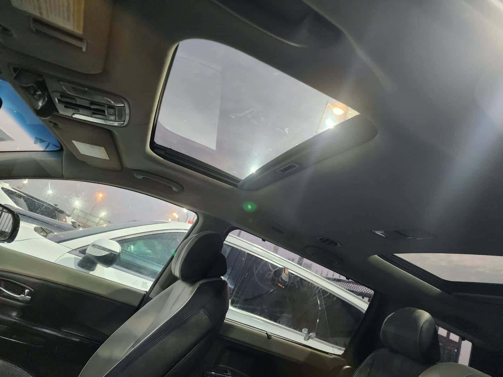 Kia Sedona 2015 thumbnail 6