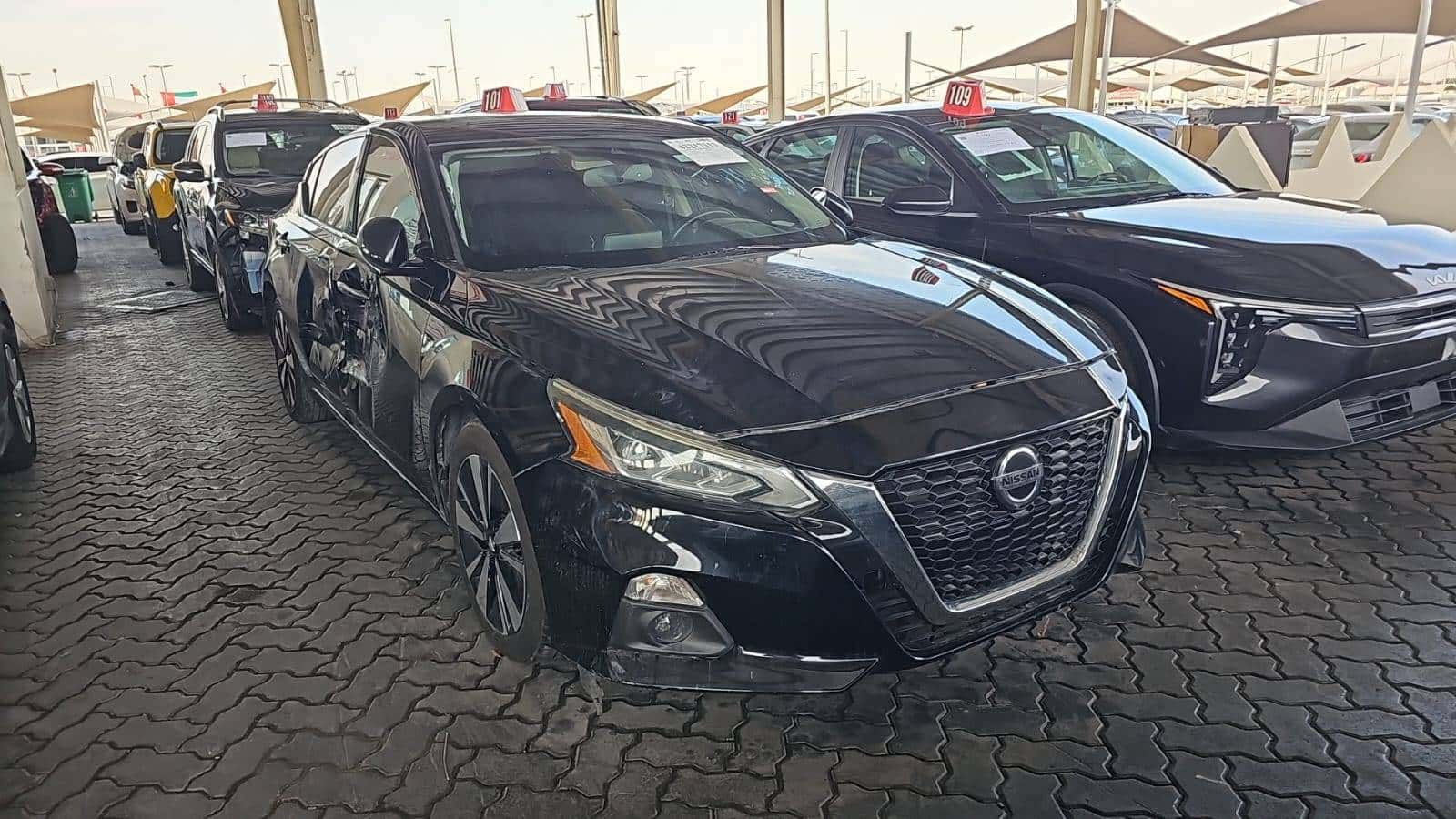 NISSAN ALTIMA - Exterior