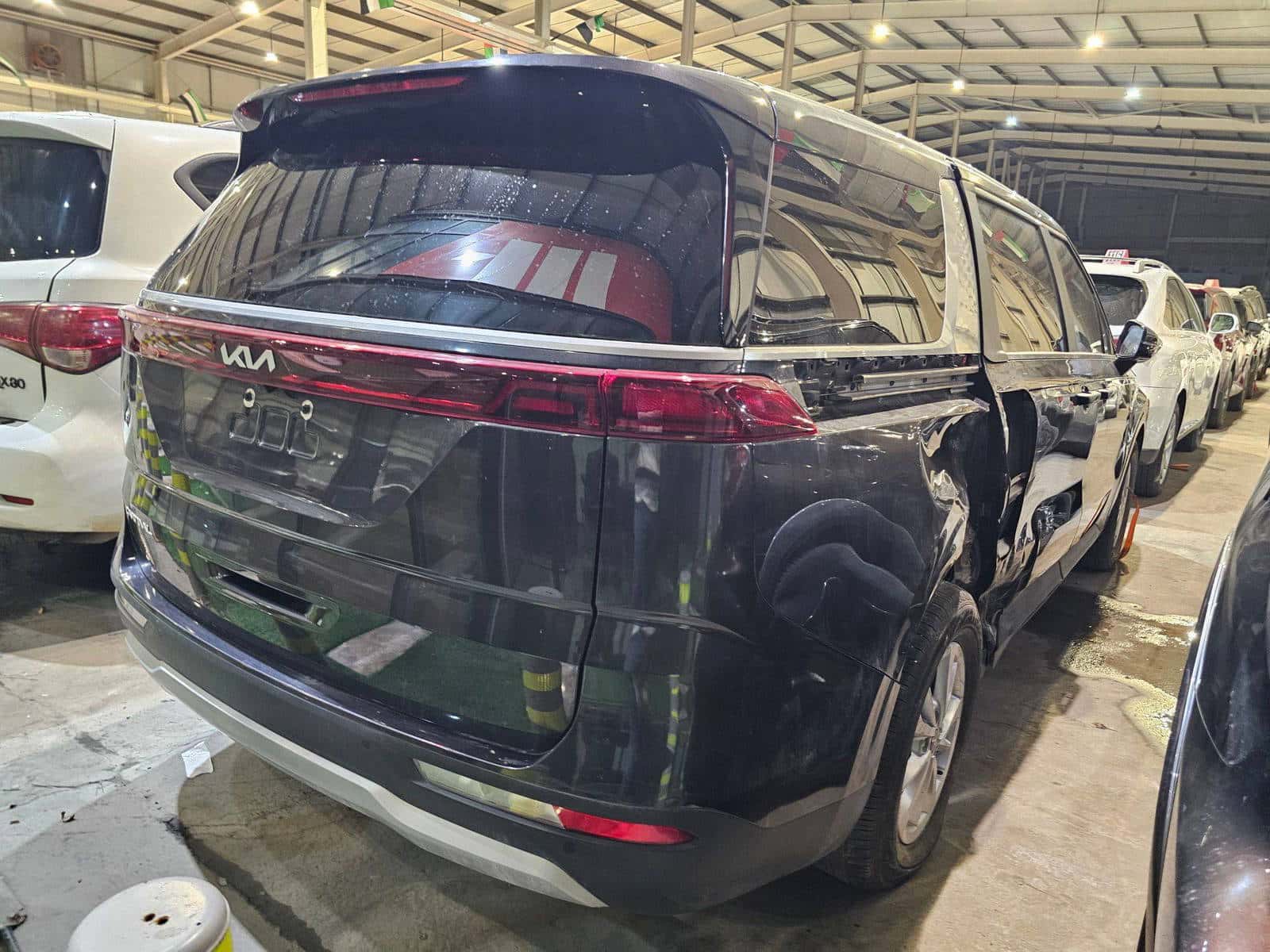 KIA CARNIVAL LX 2023 thumbnail 3