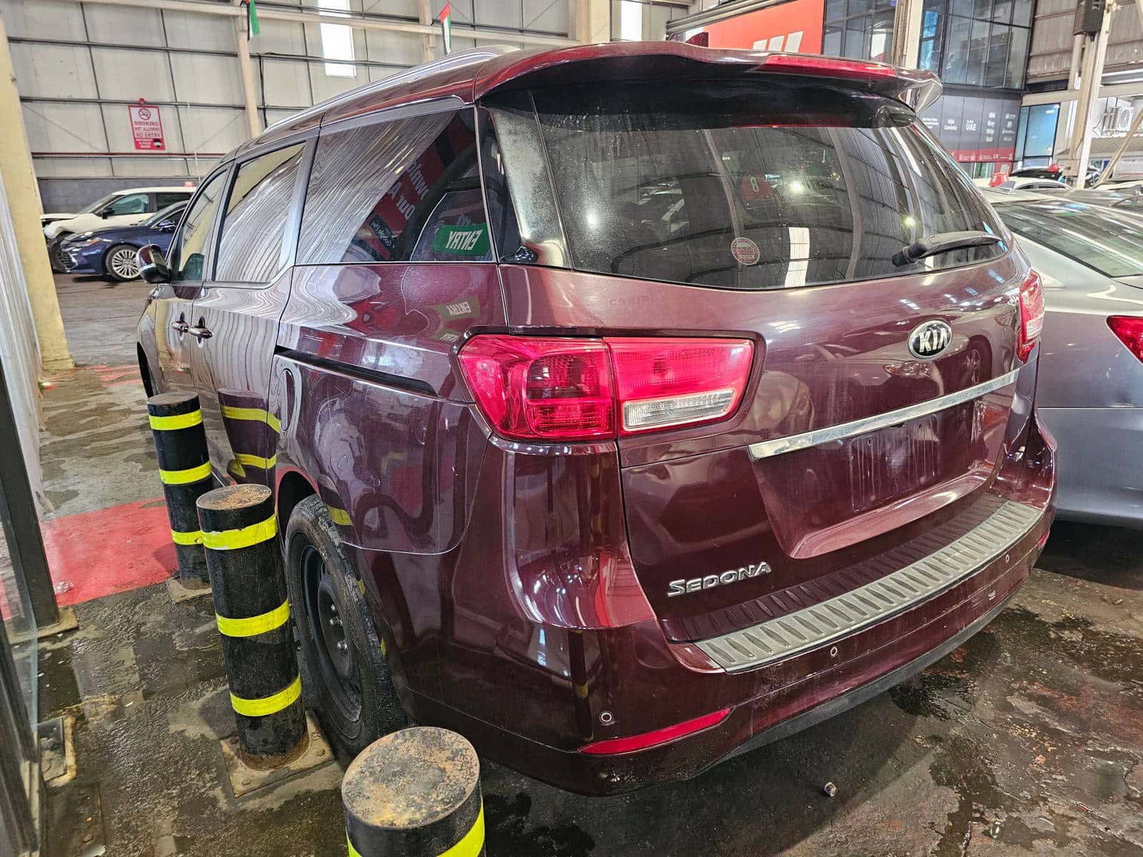 KIA SEDONA 2017 thumbnail 3