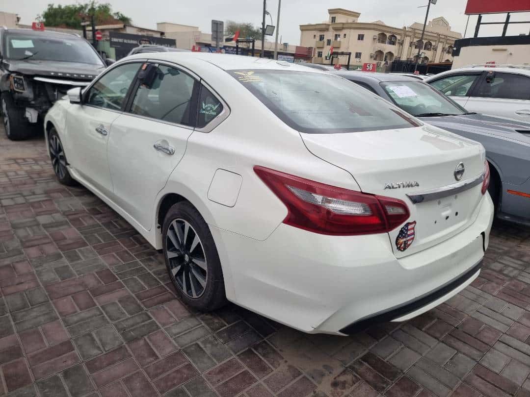 Nissan Altima 2018 thumbnail 4