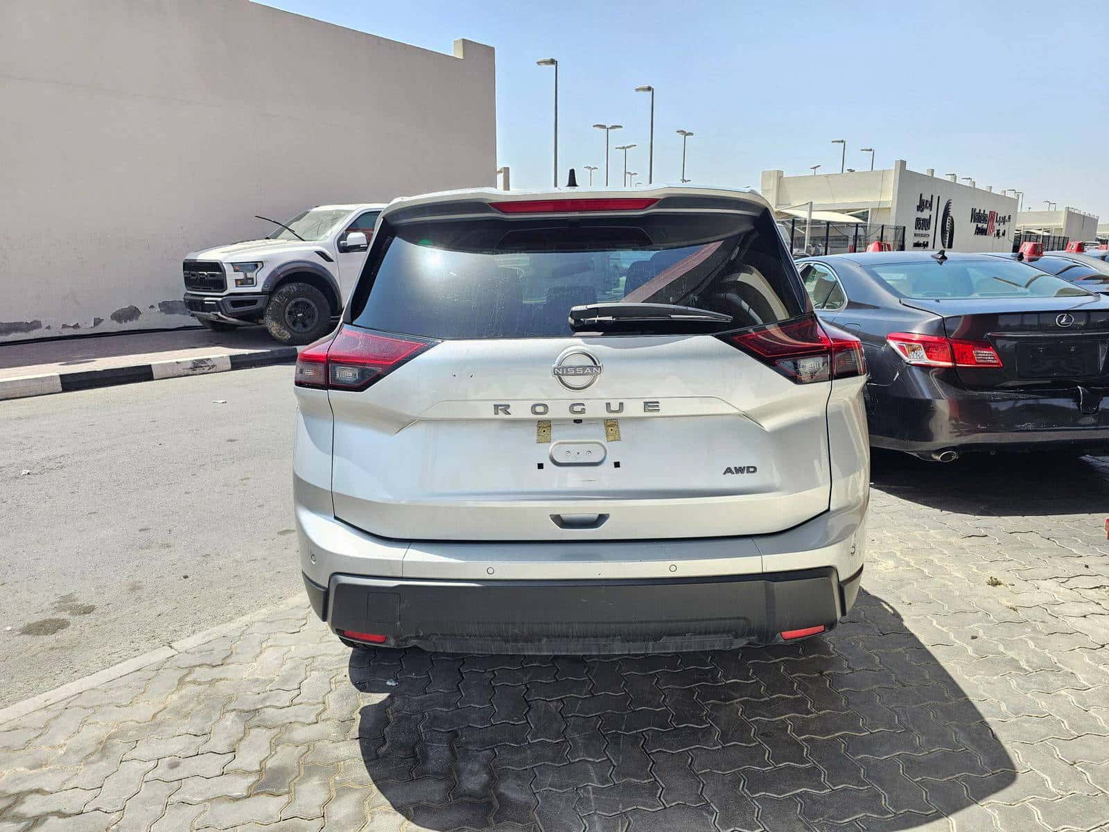 Nissan Rogue 2024 thumbnail 2