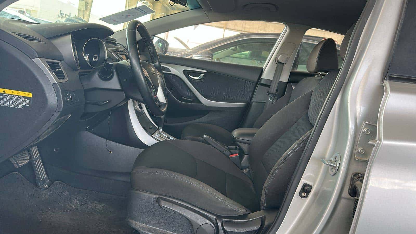 HYUNDAI AVANTE - Exterior