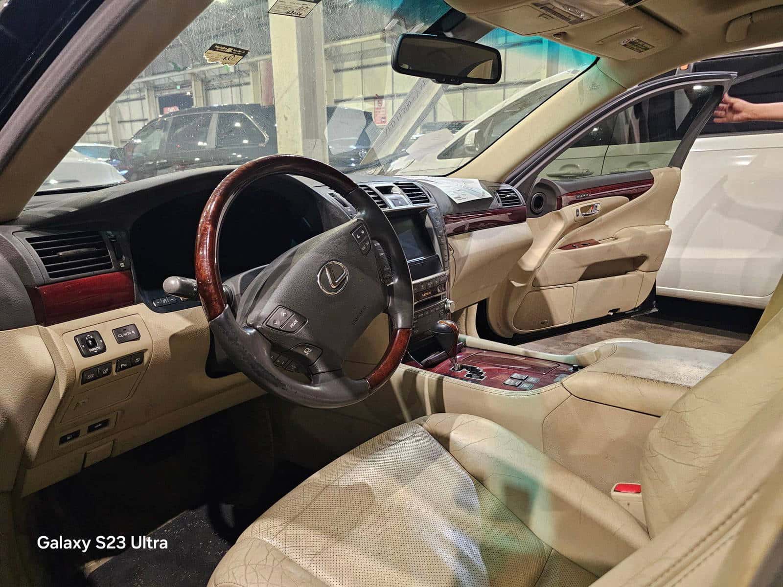 Lexus LS 460 2010 thumbnail 7